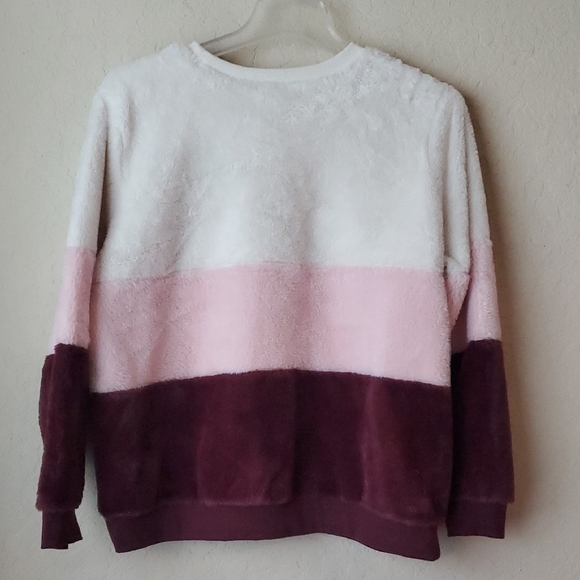 XXL Colorblock Fuzzy Sweater No Boundaries - Picture 3 of 5